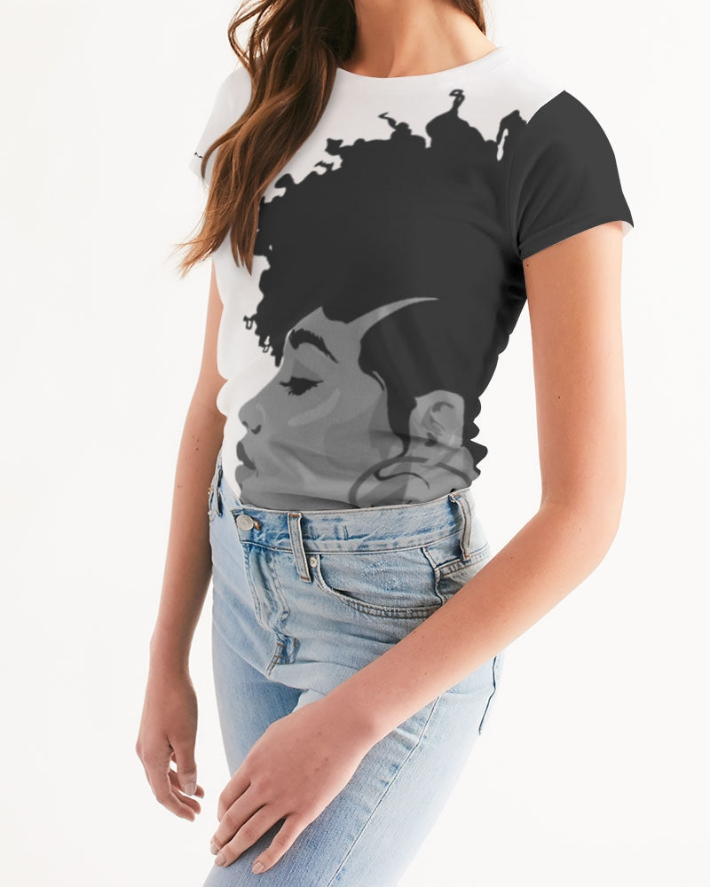 By Sabrina Trend Tee (Fitted)